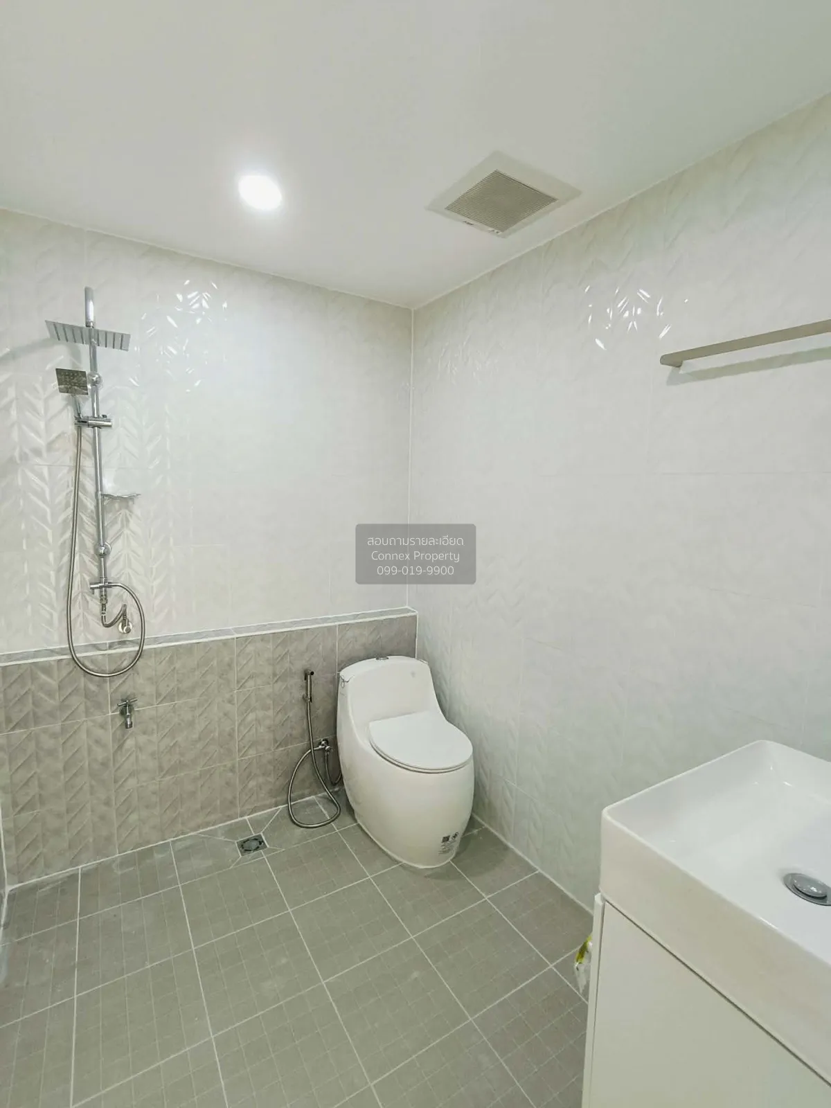 ขายบ้าน  หรรษา เพชรเกษม 81/6 หน้ากว้าง รีโนเวทใหม่ หนองค้างพลู เข