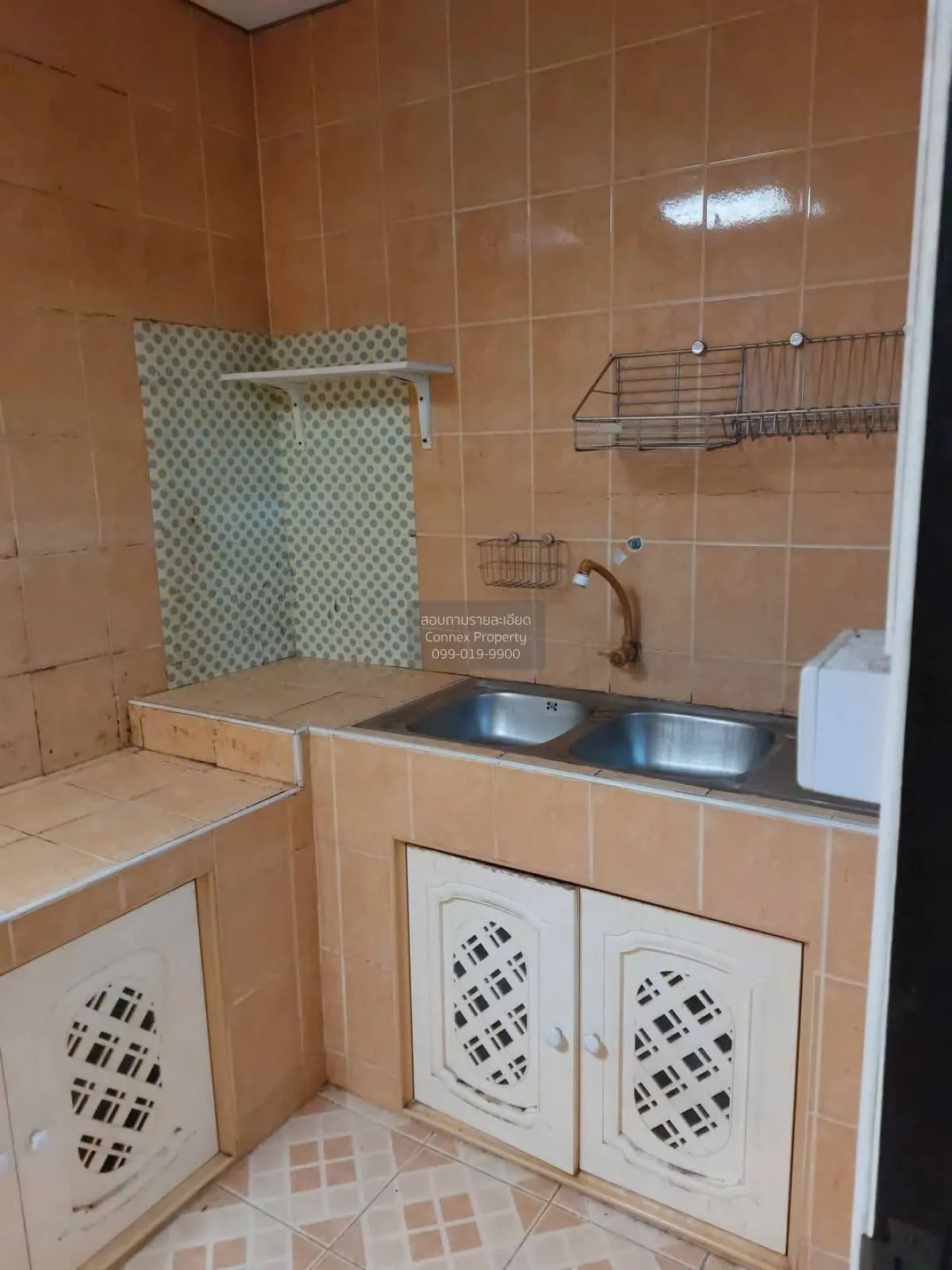 For Sale Townhouse/Townhome  , Phanason Villa 12 , BTS-Kheha , Th