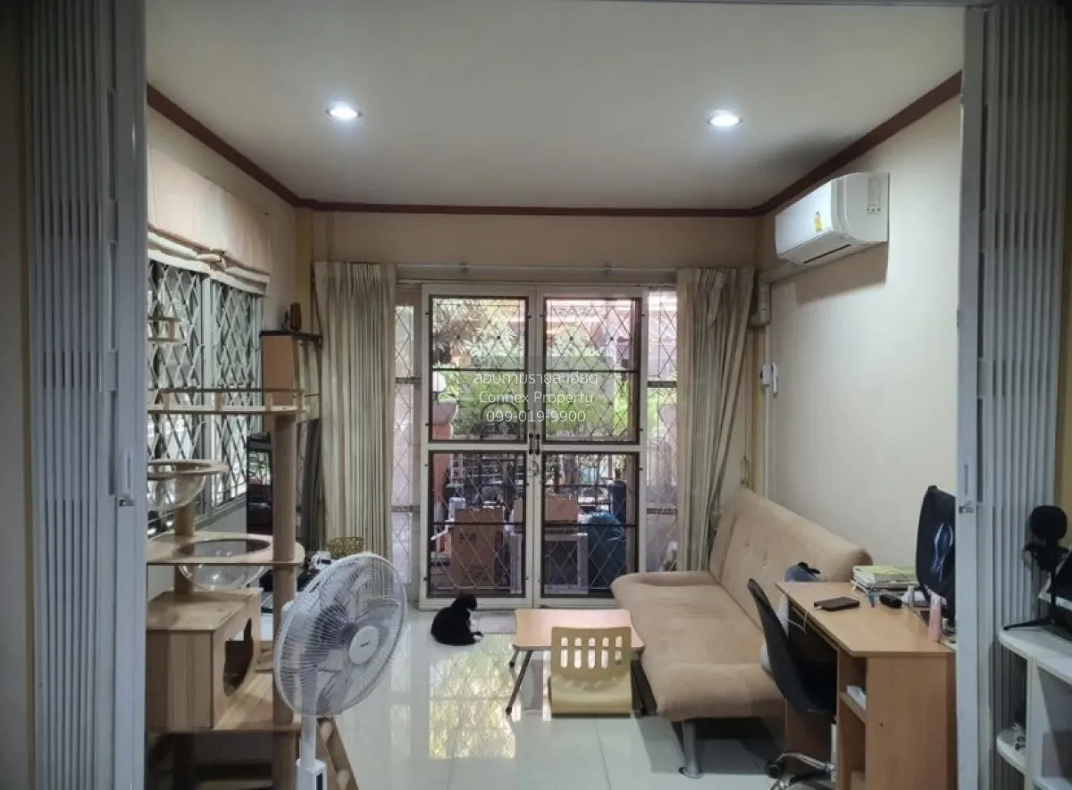 For Sale Townhouse/Townhome  , Busarin Ramintra , corner unit , w 4