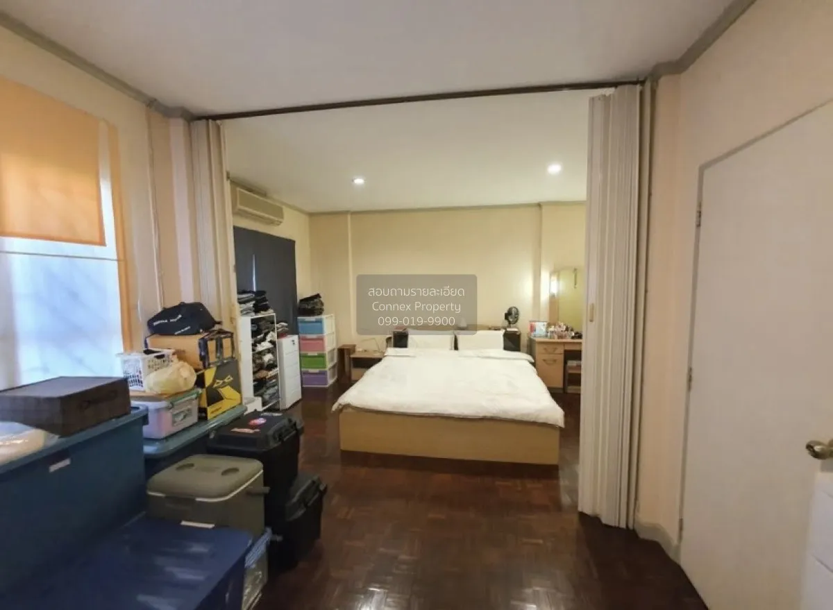 For Sale Townhouse/Townhome  , Busarin Ramintra , corner unit , w