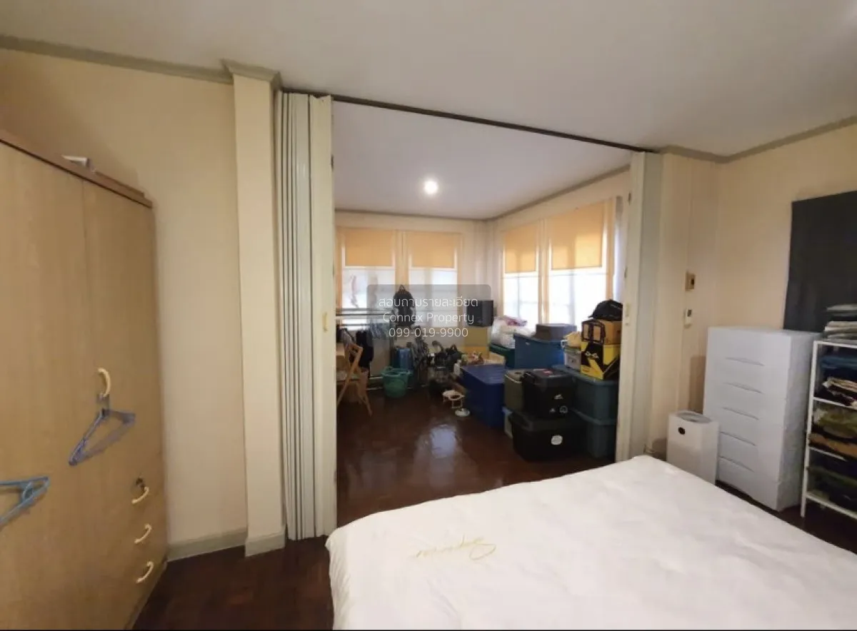 For Sale Townhouse/Townhome  , Busarin Ramintra , corner unit , w