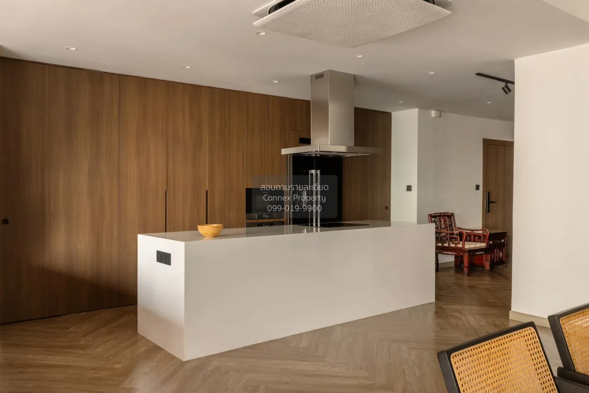 ขายคอนโด  นิวตัน ทาวเวอร์ หน้ากว้าง รีโนเวทใหม่ BTS-นานา คลองเตย 