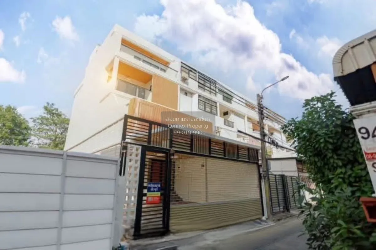 ขายทาวน์โฮม 4 ชั้น ประชาอุทิศ ซอย 11 ทุ่งสองห้อง เขต ห้วยขวาง กรุ 1