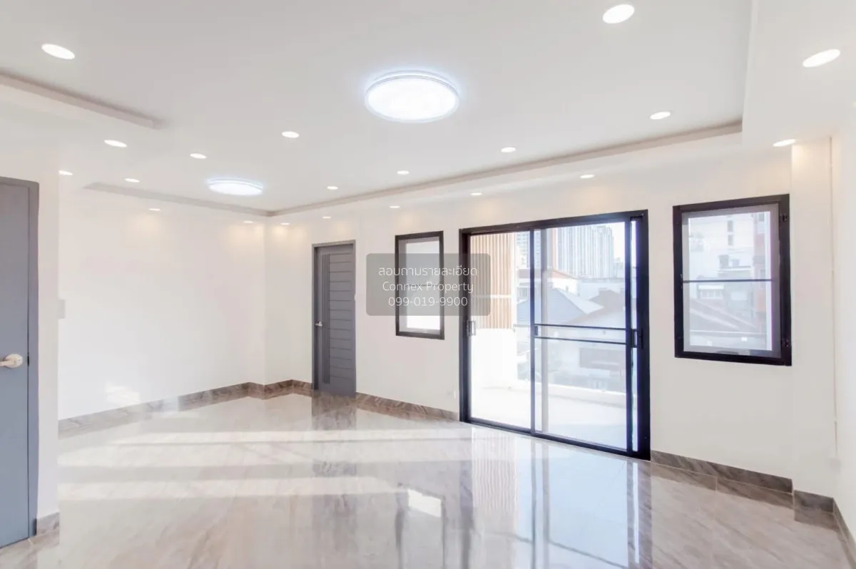 ขายทาวน์โฮม 4 ชั้น ประชาอุทิศ ซอย 11 ทุ่งสองห้อง เขต ห้วยขวาง กรุ