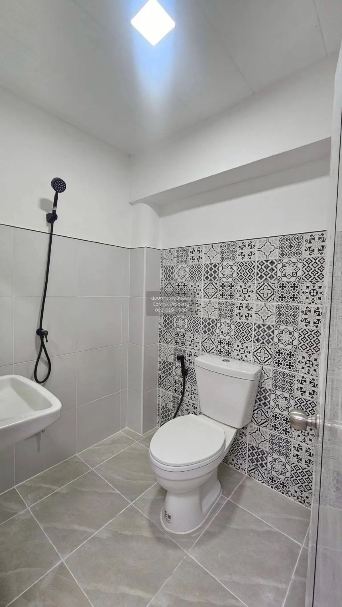 For Sale Townhouse/Townhome  , Sirisuk 2 , newly renovated , Bang