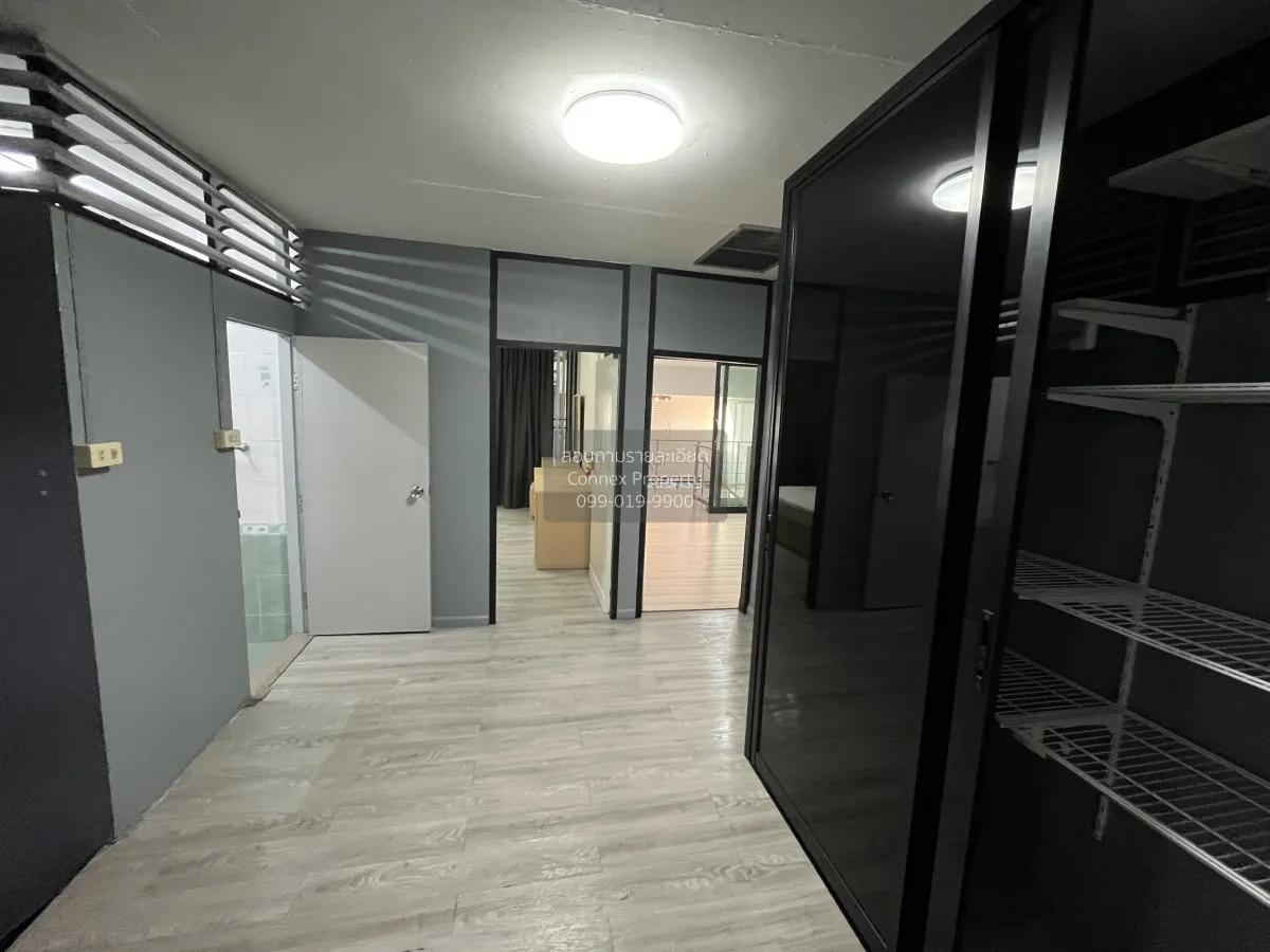 For Rent House-Home office Lad Prao 83 , corner unit , wide front