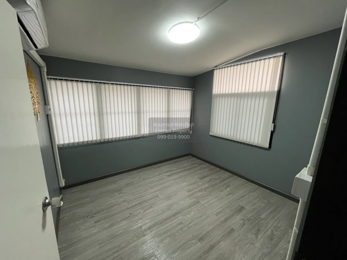 For Rent House-Home office Lad Prao 83 , corner unit , wide front