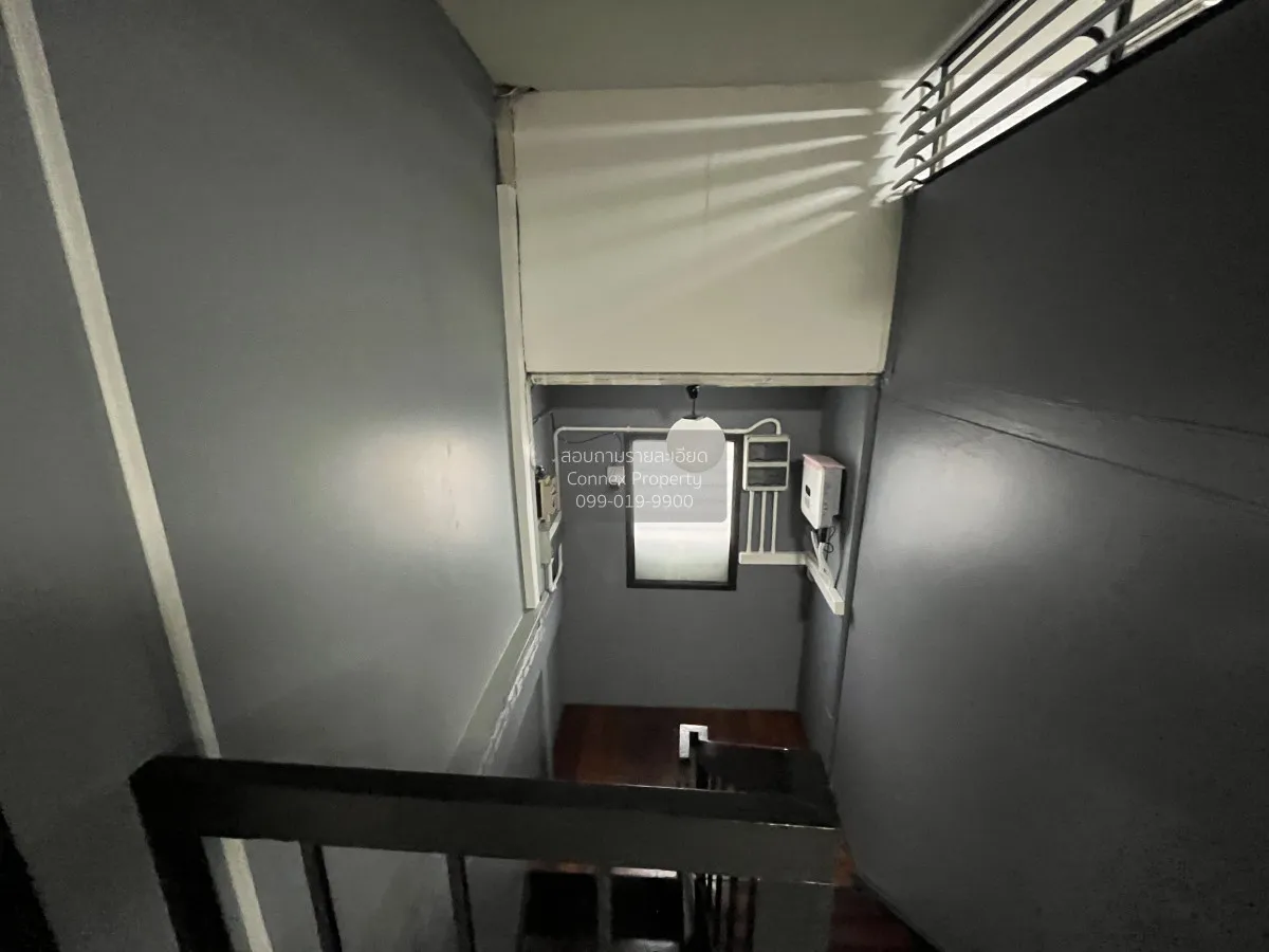 For Rent House-Home office Lad Prao 83 , corner unit , wide front