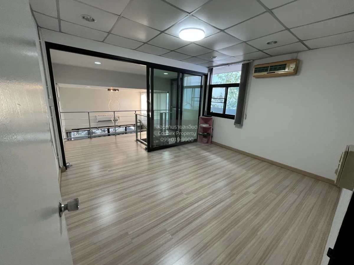 For Rent House-Home office Lad Prao 83 , corner unit , wide front
