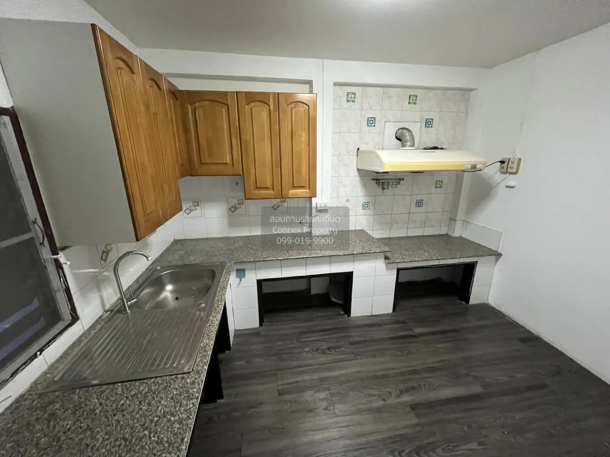 For Rent House-Home office Lad Prao 83 , corner unit , wide front