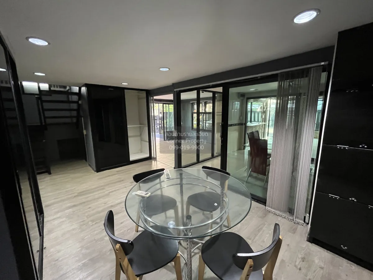 For Rent House-Home office Lad Prao 83 , corner unit , wide front