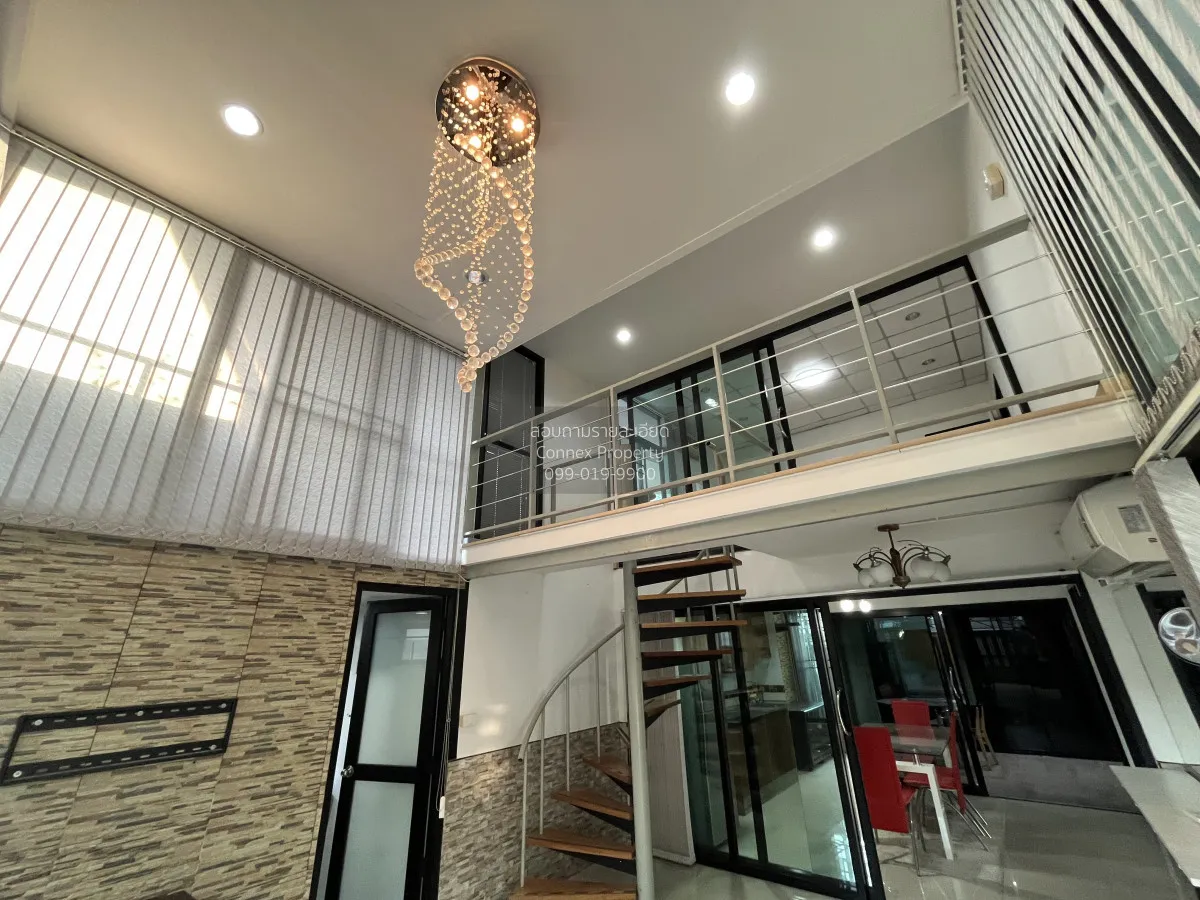 For Rent House-Home office Lad Prao 83 , corner unit , wide front