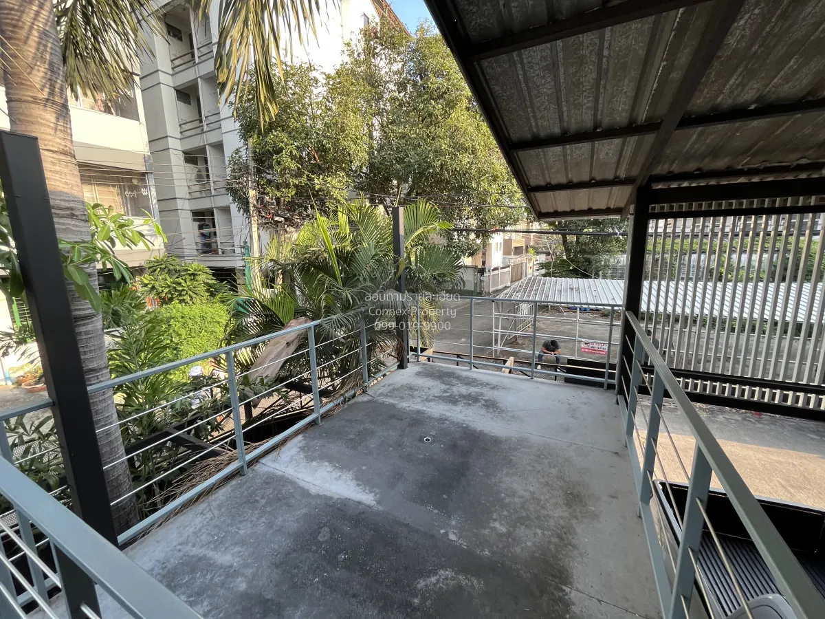 For Rent House-Home office Lad Prao 83 , corner unit , wide front