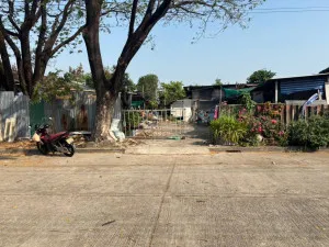 For Sale Land Soi Khum Klao 4 , Saen Saep , Min Buri , Bangkok , CX-148437