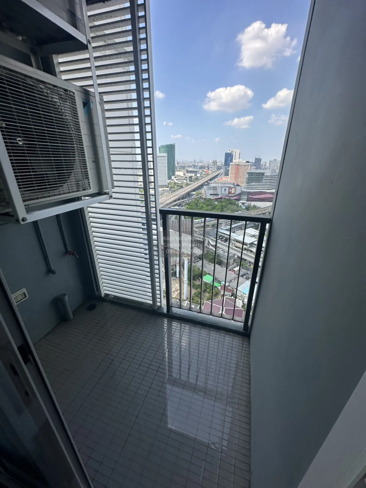 เช่าคอนโด  เดอะ เซนต์ เรซิเดนซ์ MRT-พหลโยธิน จอมพล  เขต จตุจักร ก