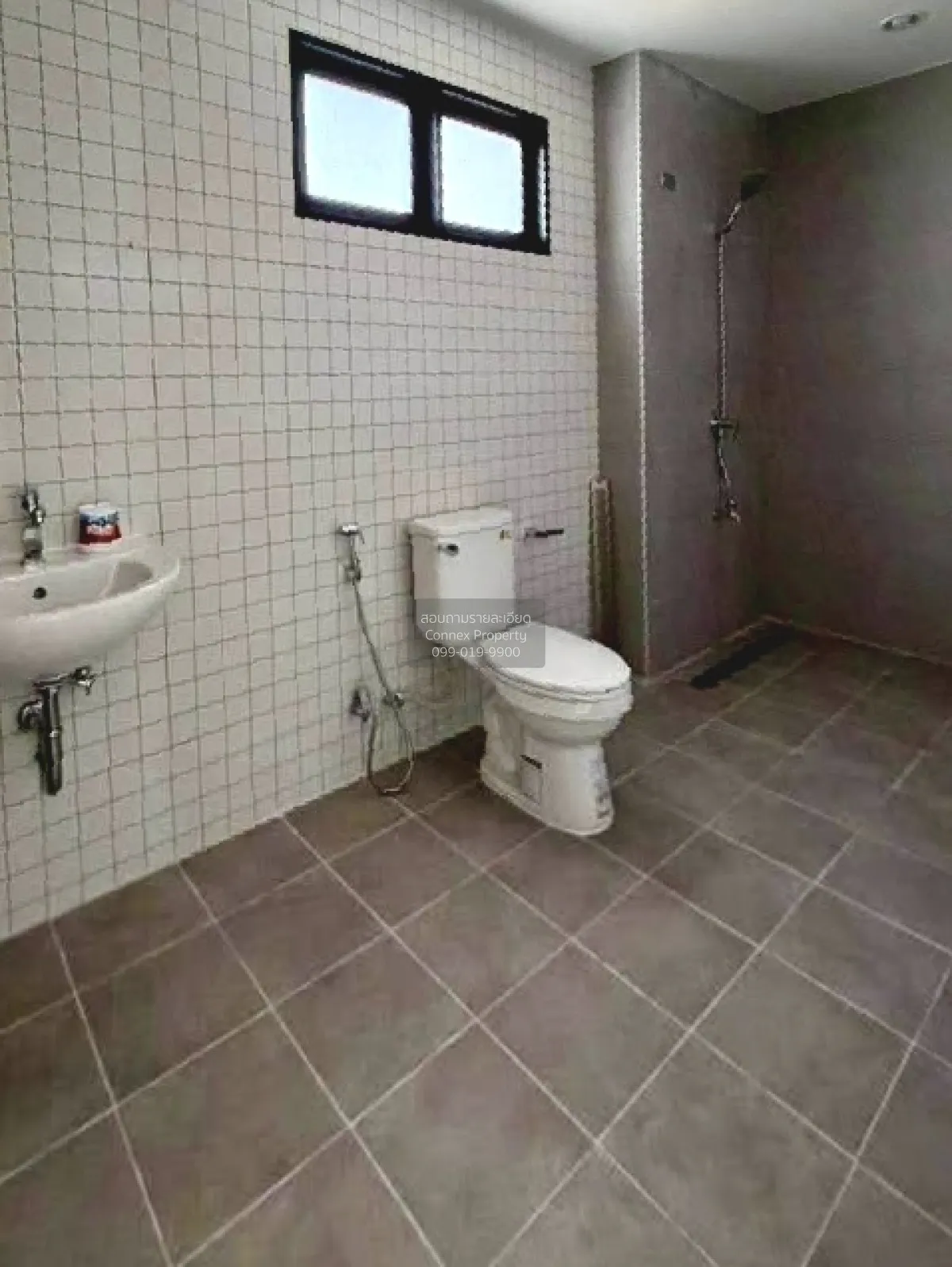 For Rent House , Ratchada Niwet , wide frontage , newly renovated