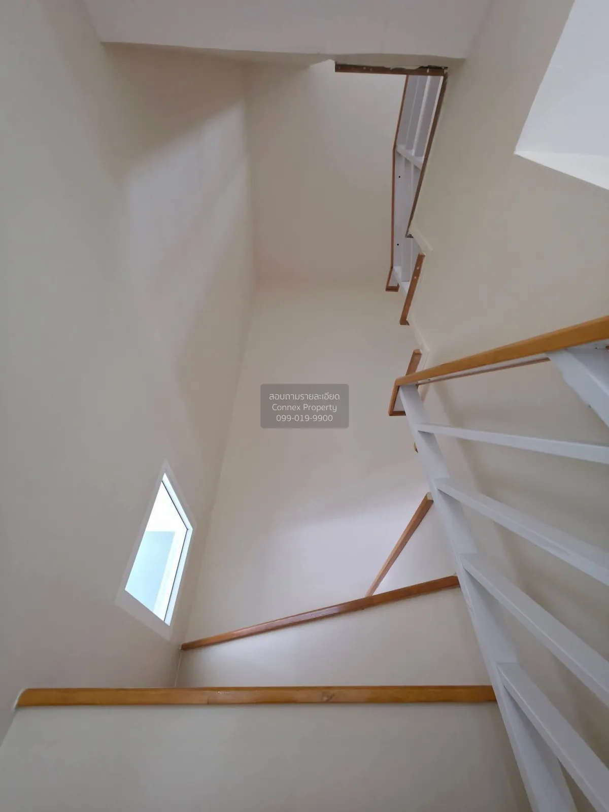 เช่าทาวน์เฮ้าส์/ทาวน์โฮม  โกลเด้น ทาวน์ สาทร BTS-วุฒากาศ บางหว้า 