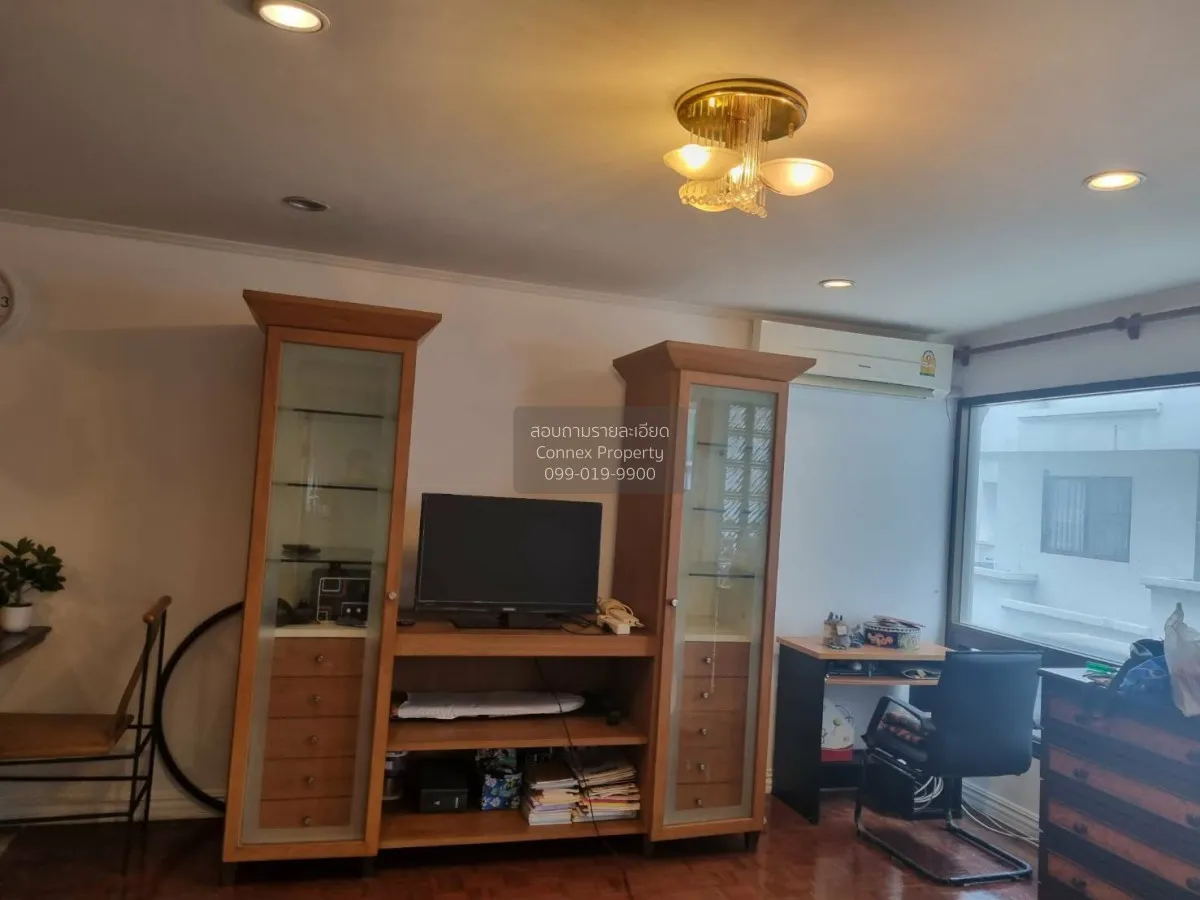 For Rent Condo , Sathorn Place , corner unit , wide frontage , ne 1