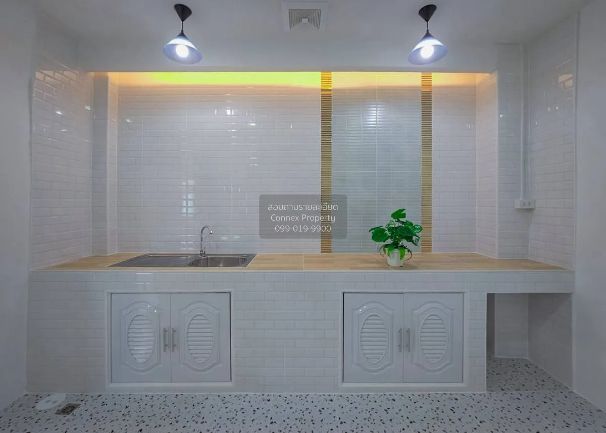 For Sale Townhouse/Townhome  , Buathong Thani Park , corner unit 