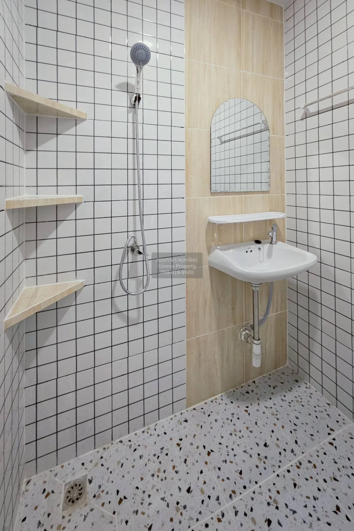 For Sale Townhouse/Townhome  , Buathong Thani Park , corner unit 