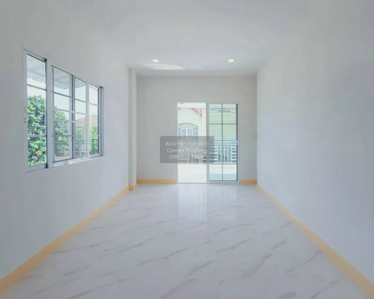 For Sale Townhouse/Townhome  , Buathong Thani Park , corner unit 