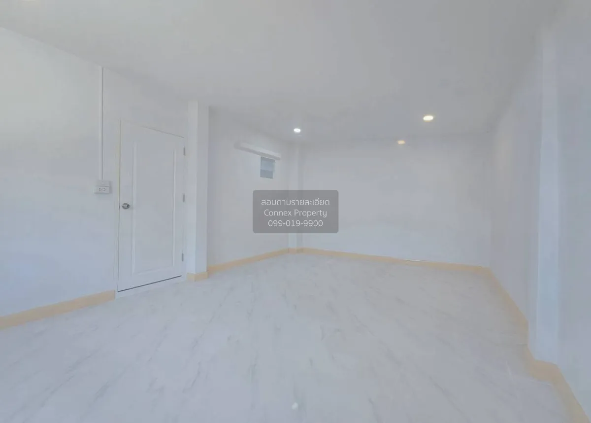 For Sale Townhouse/Townhome  , Buathong Thani Park , corner unit 