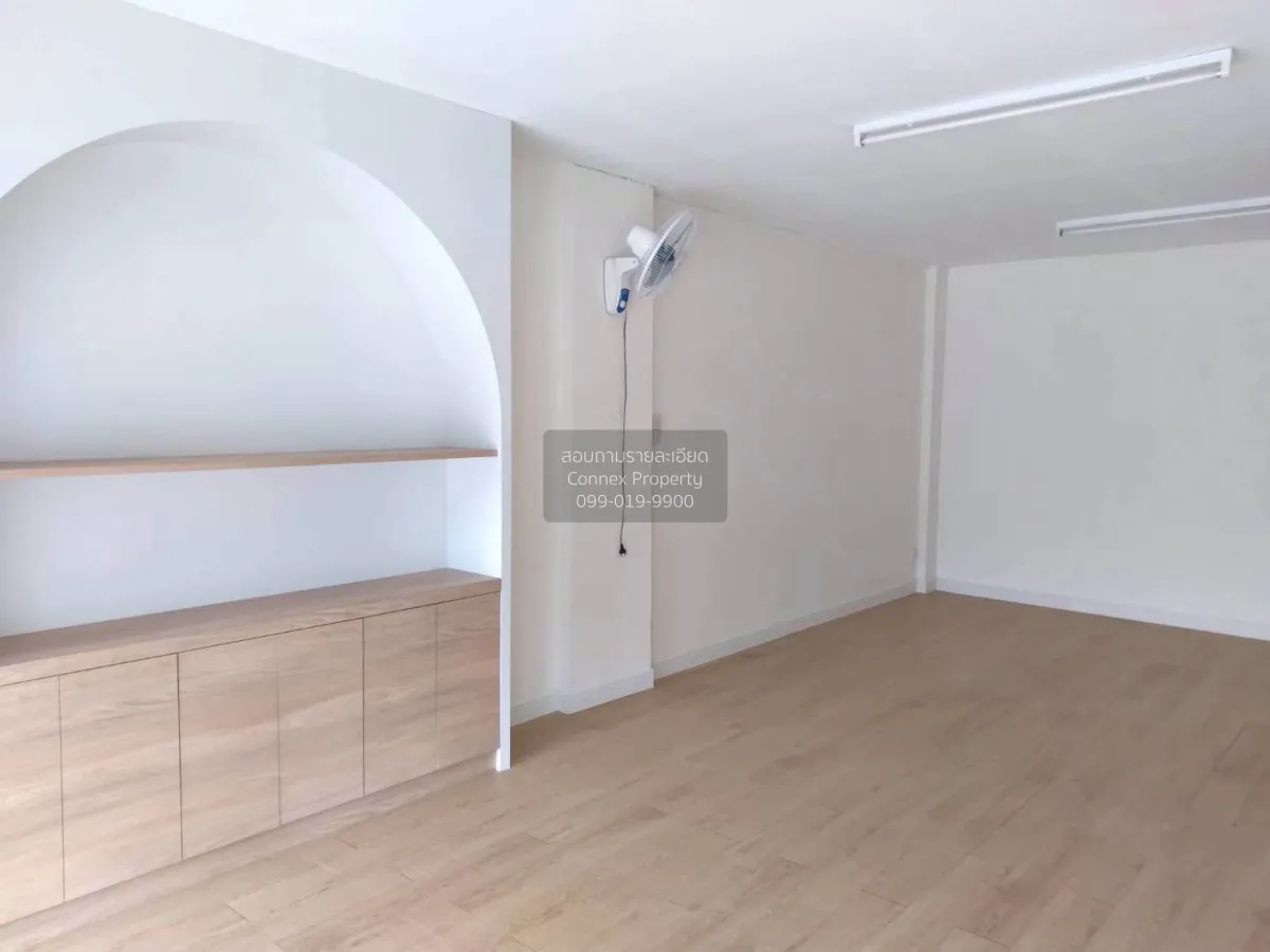 For Sale Commercial Building , Prachakornthai Ladproa 93 , Wang T 3