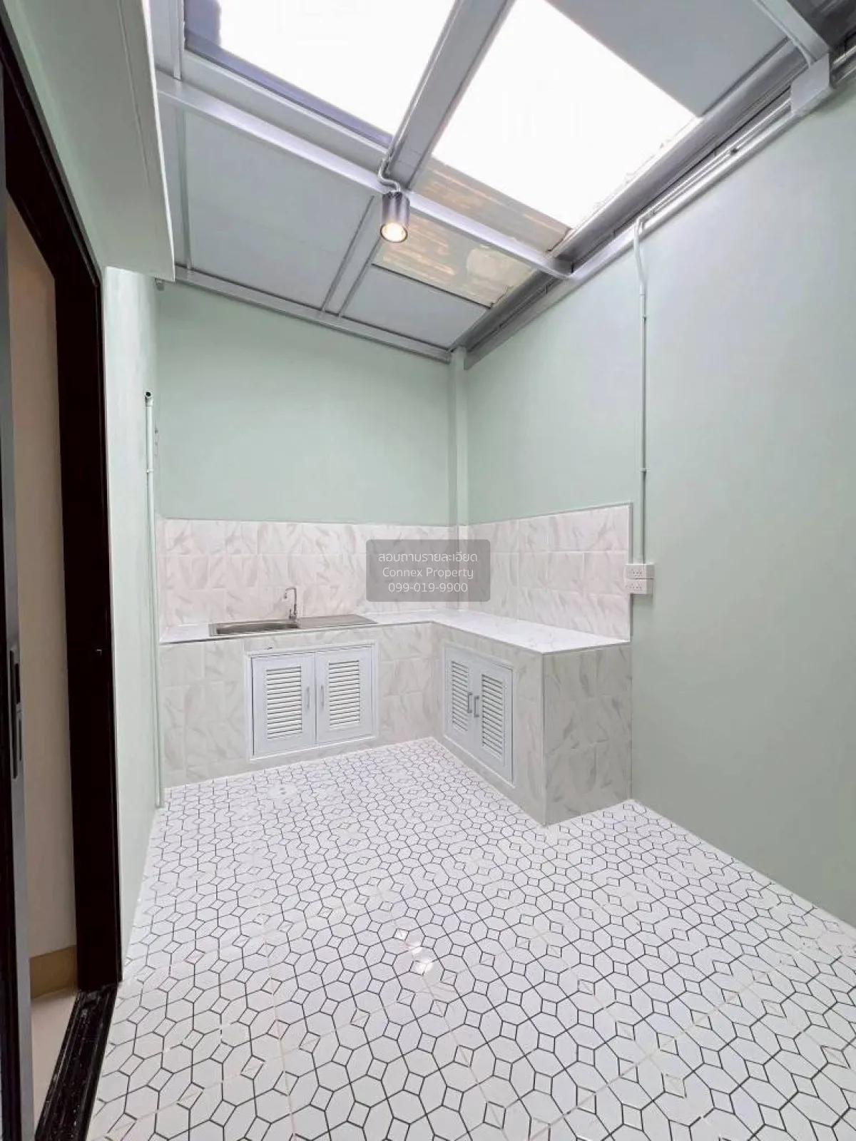 For Sale Townhouse/Townhome  , Baan Wongchai Nakor , newly renova