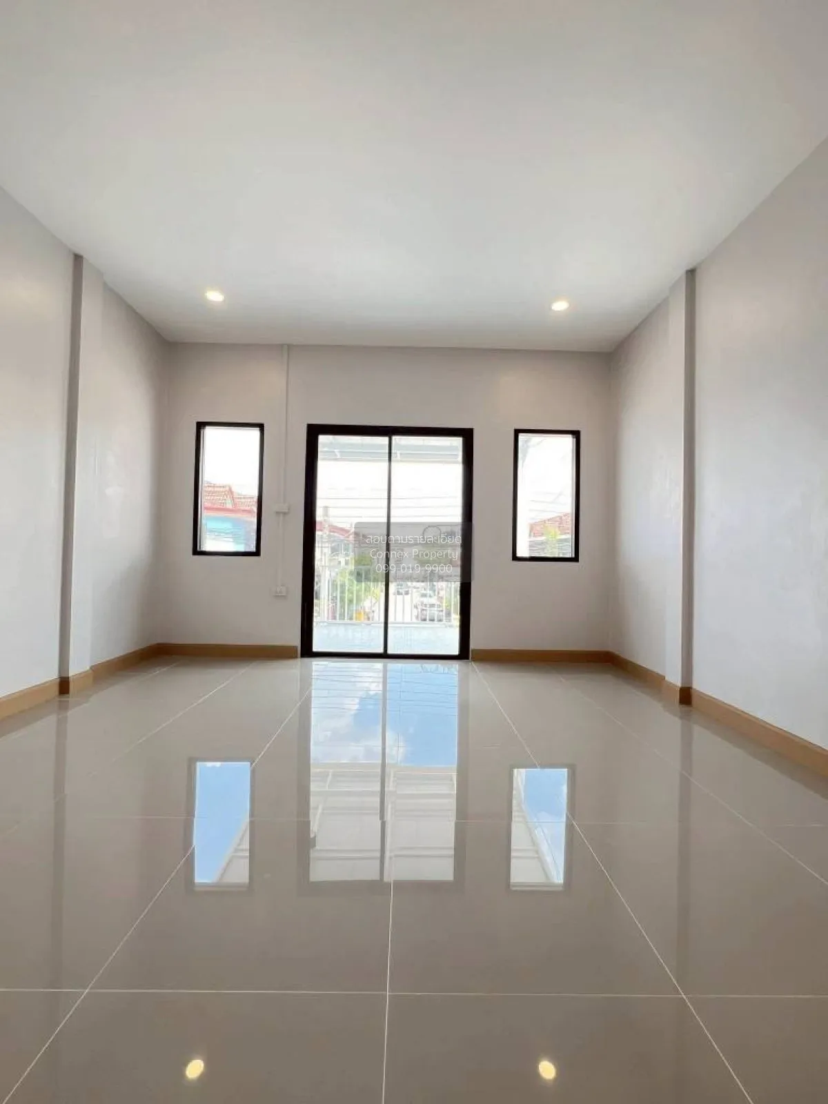 For Sale Townhouse/Townhome  , Baan Wongchai Nakor , newly renova