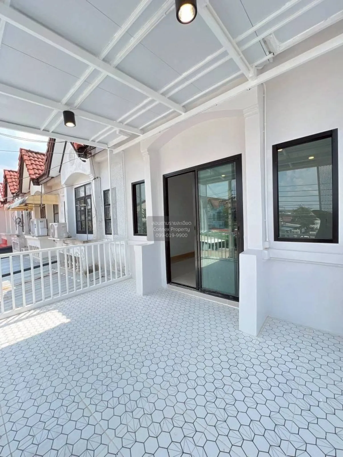 For Sale Townhouse/Townhome  , Baan Wongchai Nakor , newly renova