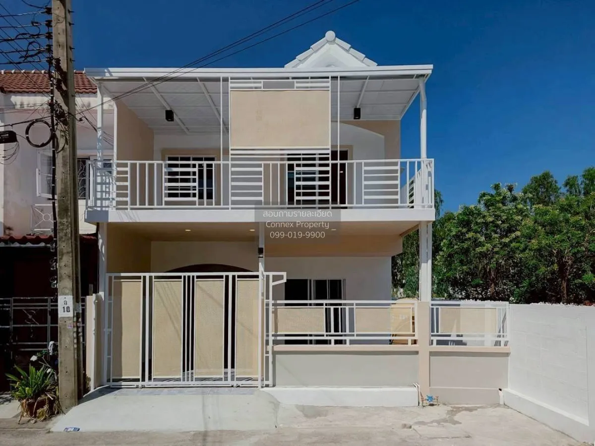 For Sale Townhouse/Townhome  , Buathong Thani Park , corner unit  1
