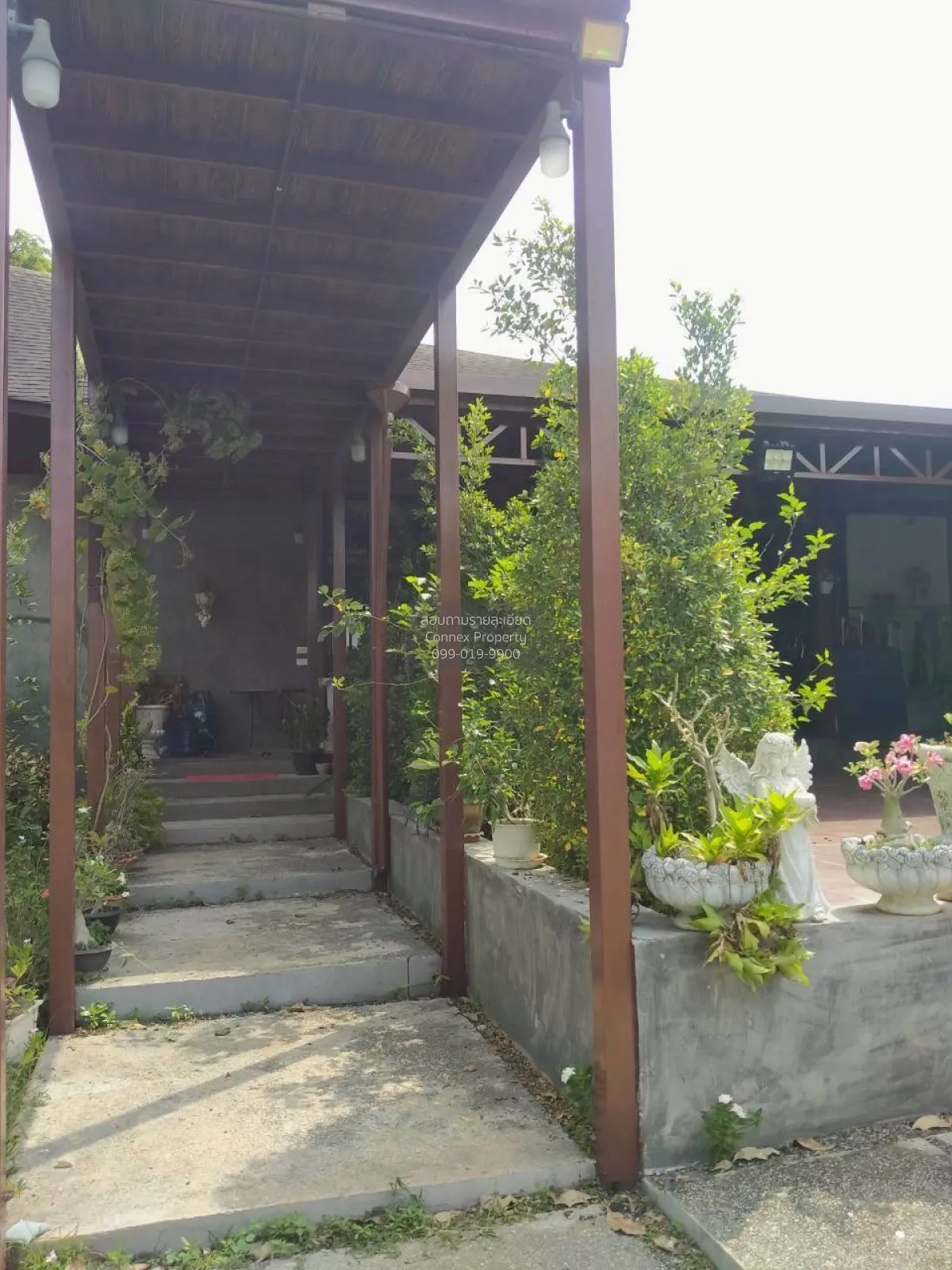 For Sale Single-story detached house with a large garden area , n