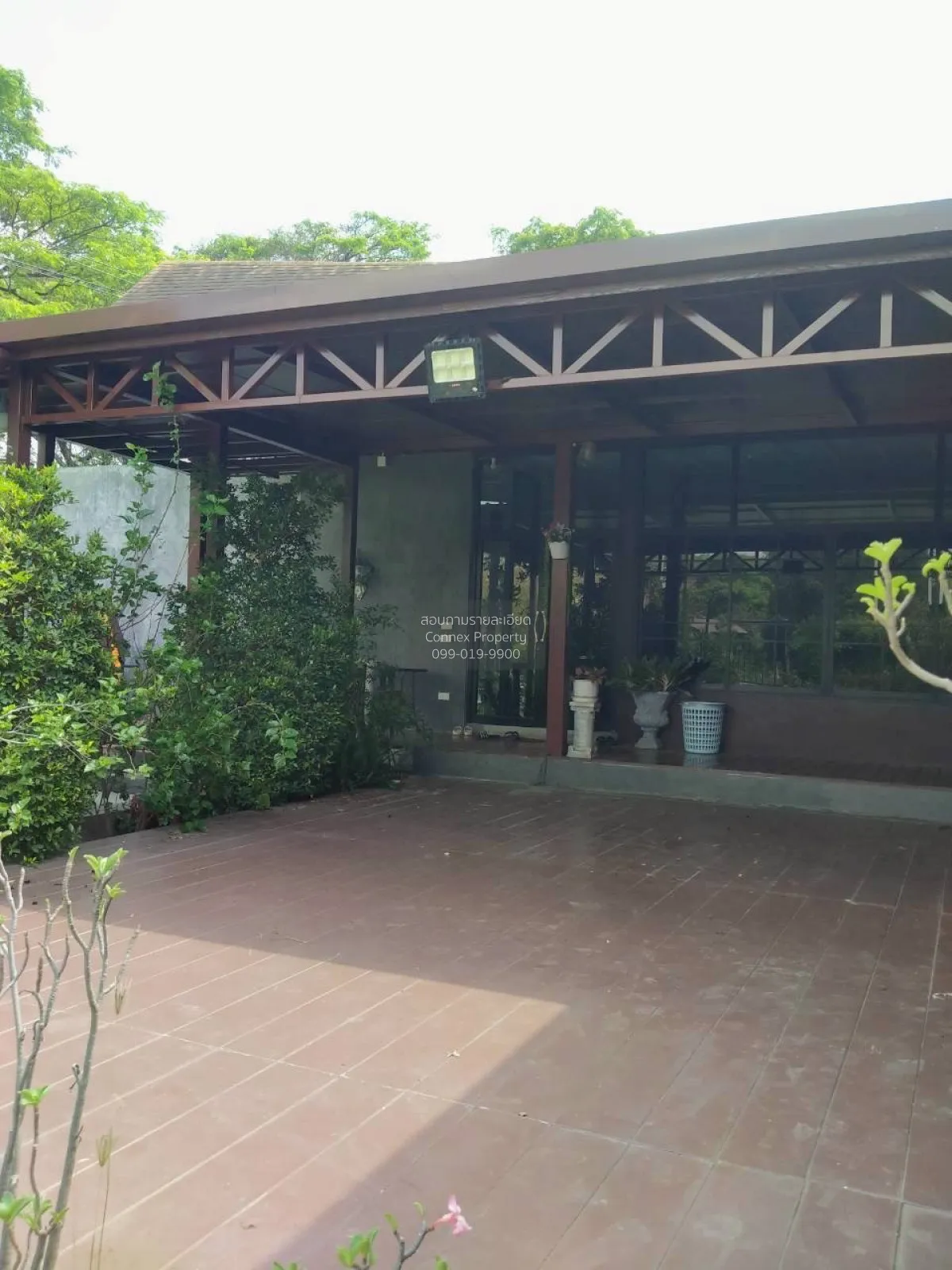 For Sale Single-story detached house with a large garden area , n