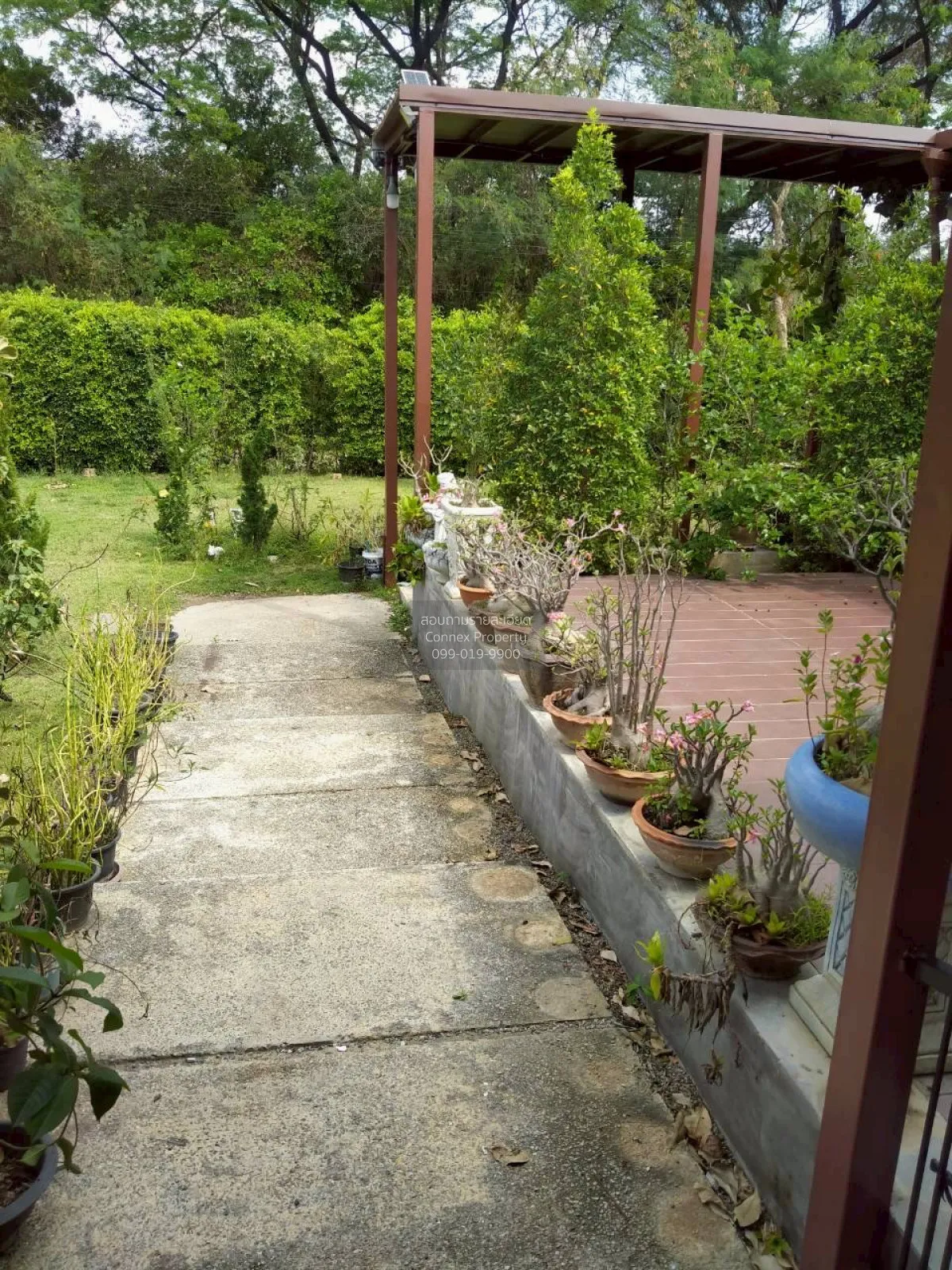 For Sale Single-story detached house with a large garden area , n