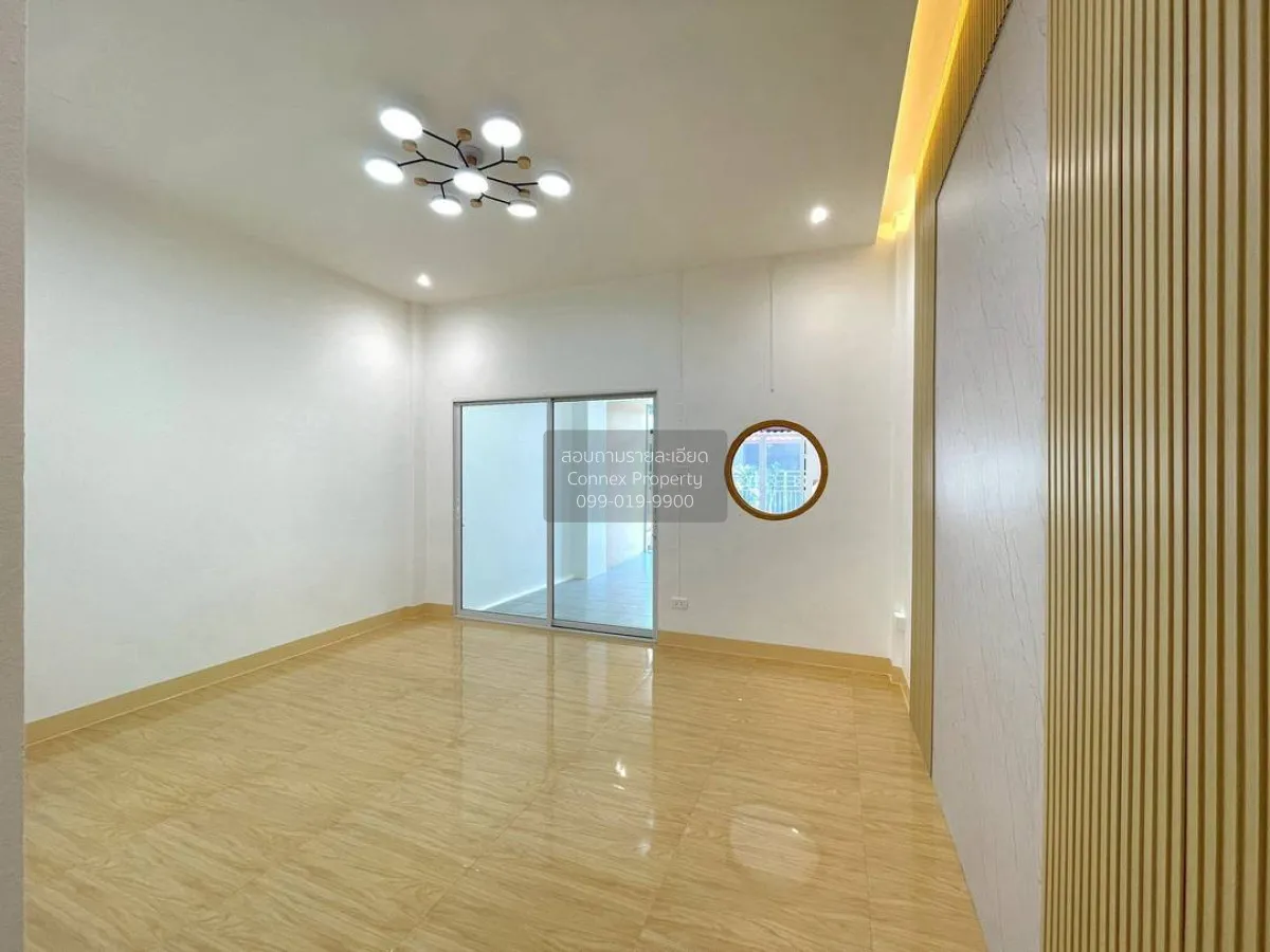 For Sale Townhouse/Townhome  , Baan Rompo Bangbuathong , newly re 4