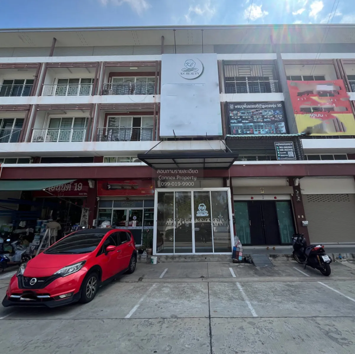 For Sale Commercial building at old Fin Market (Praksa)  , high f 1