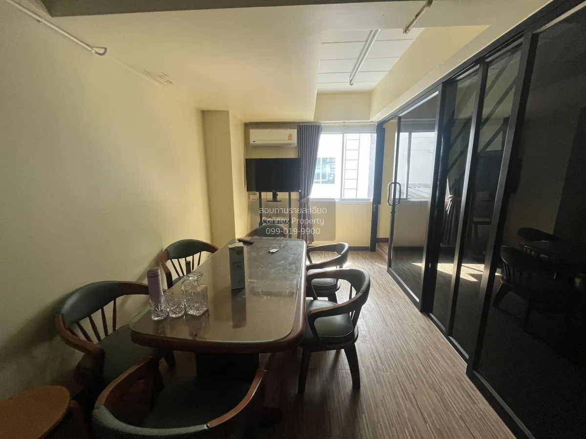 For Sale Commercial building at old Fin Market (Praksa)  , high f