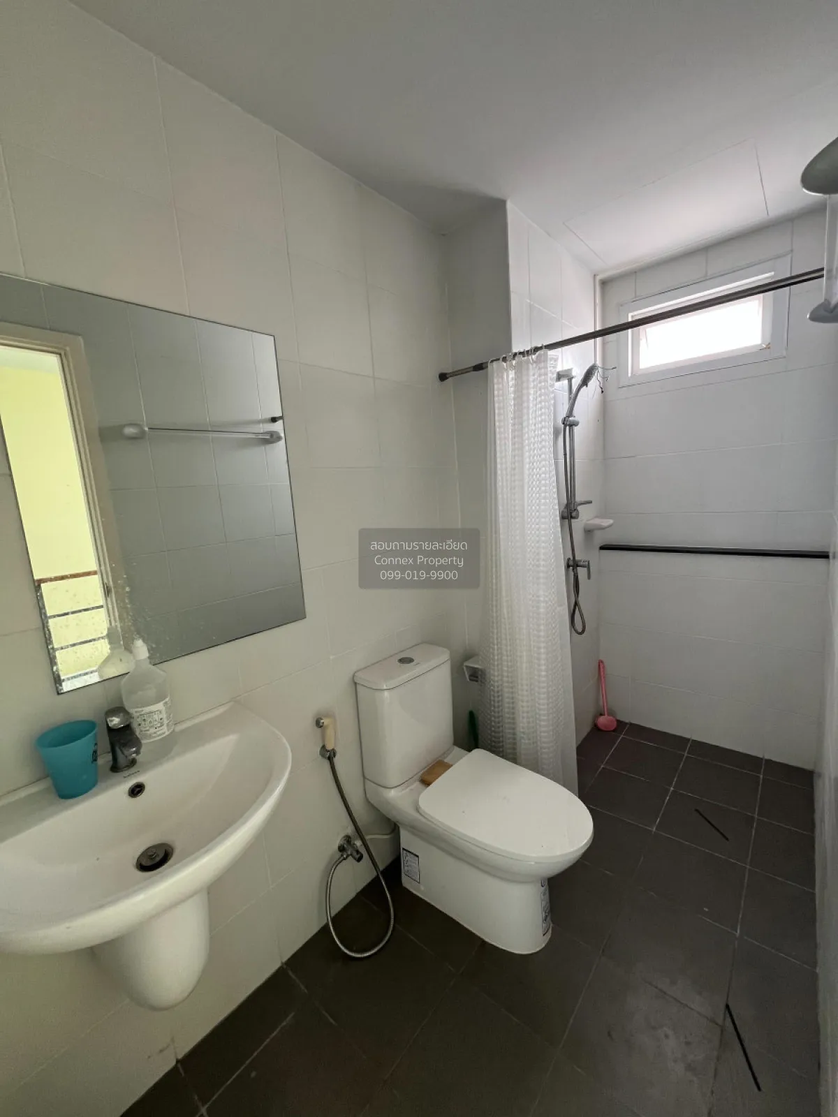 For Sale Commercial building at old Fin Market (Praksa)  , high f