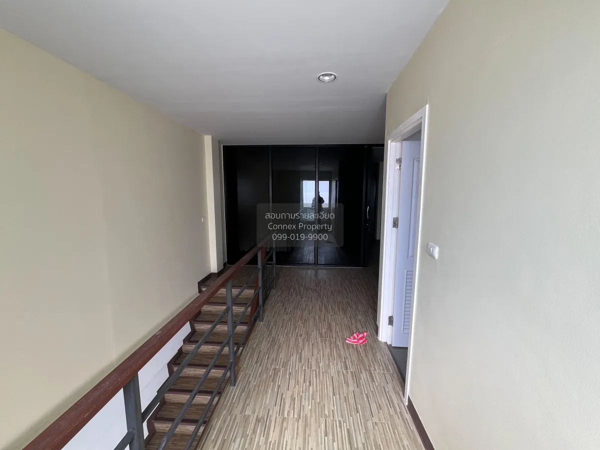 For Sale Commercial building at old Fin Market (Praksa)  , high f