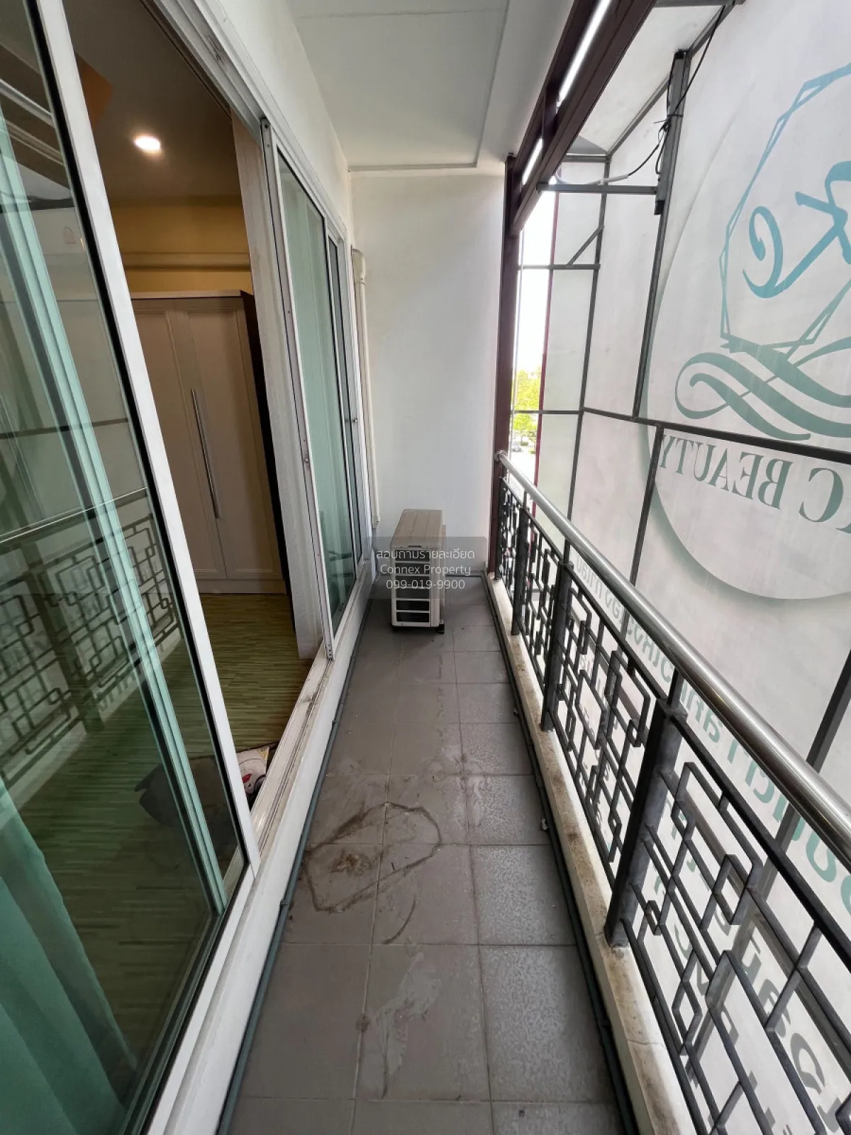 For Sale Commercial building at old Fin Market (Praksa)  , high f