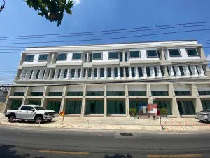 ขายPremium Home Office- โฮมออกฟิตหรู อาคาร 3.5 ชั้น ห้องเดี่ยว ตึกติดถนน ทำเลรามอินทรา 65 ใกล้รถไฟฟ้าสีชมพู  Yield สูงสุด 9% วิวสวย ชั้นสูง หน้ากว้าง ท่าแร้ง เขต บางเขน กรุงเทพ CX-148799