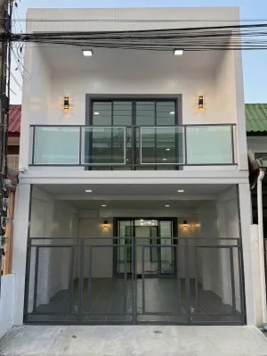 ขายทาวน์เฮ้าส์/ทาวน์โฮม  หมู่บ้านสวัสดิการกทม แจ้งวัฒนะ 34 MRT-เมืองทองธานี (สายสีชมพู) บางตลาด ปากเกร็ด กรุงเทพ CX-148805