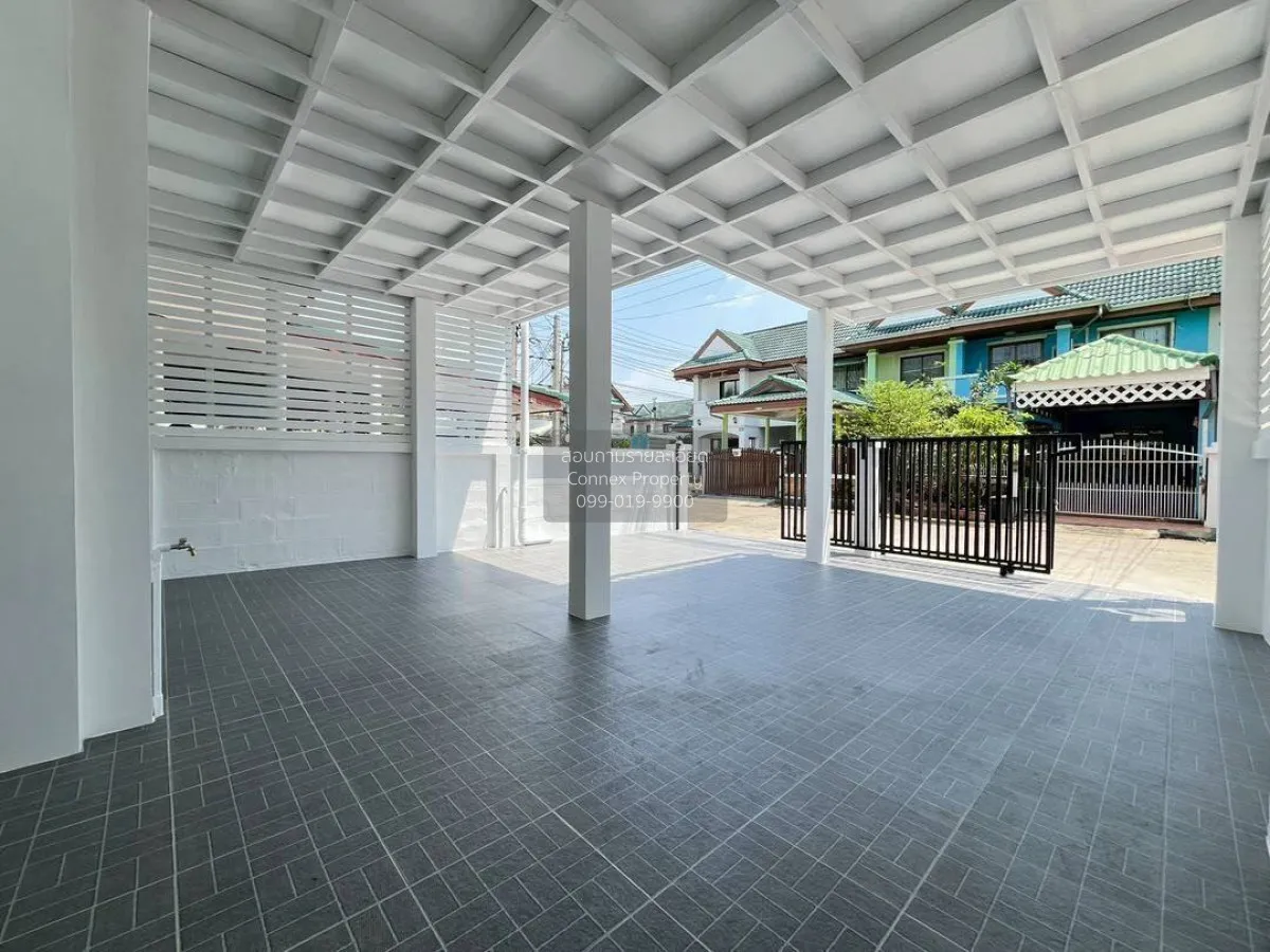 For Sale Townhouse/Townhome  , BAAN HONG PRAYOON 3 , wide frontag