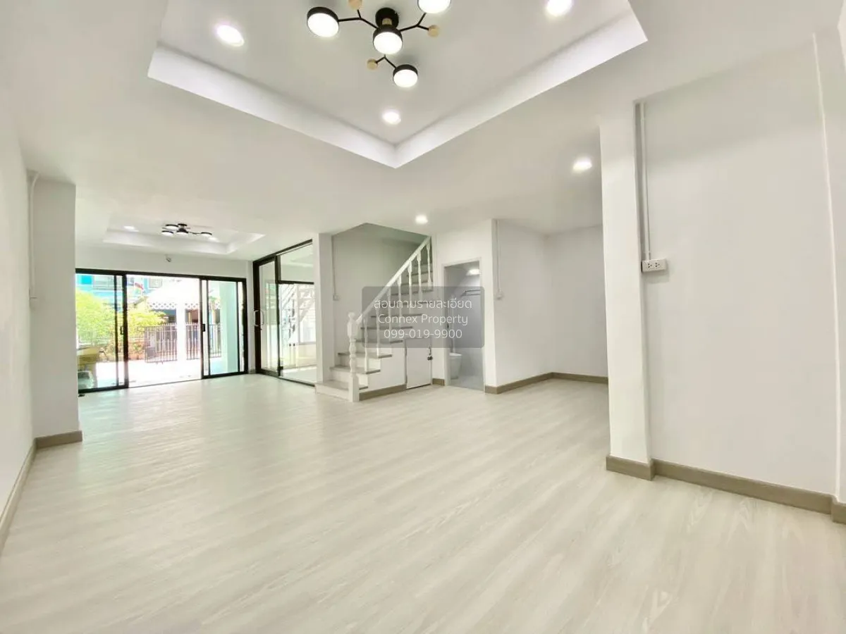 For Sale Townhouse/Townhome  , BAAN HONG PRAYOON 3 , wide frontag