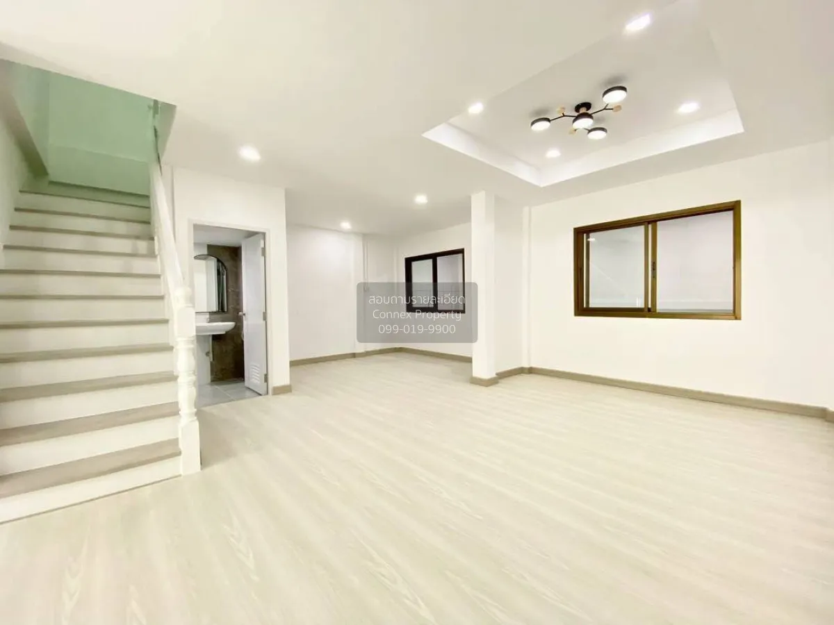 For Sale Townhouse/Townhome  , BAAN HONG PRAYOON 3 , wide frontag