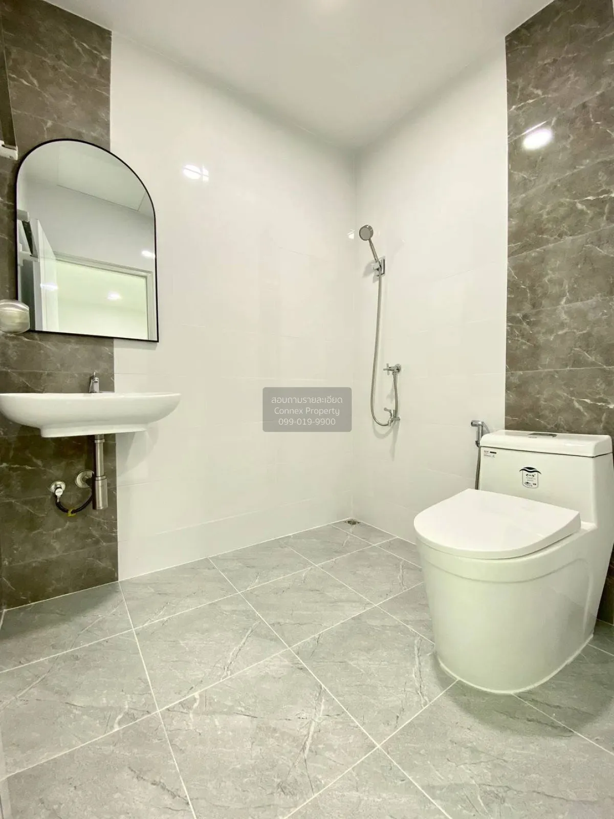 For Sale Townhouse/Townhome  , BAAN HONG PRAYOON 3 , wide frontag