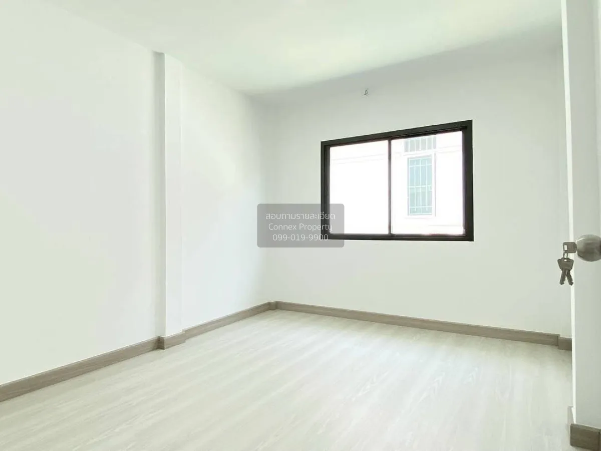 For Sale Townhouse/Townhome  , BAAN HONG PRAYOON 3 , wide frontag
