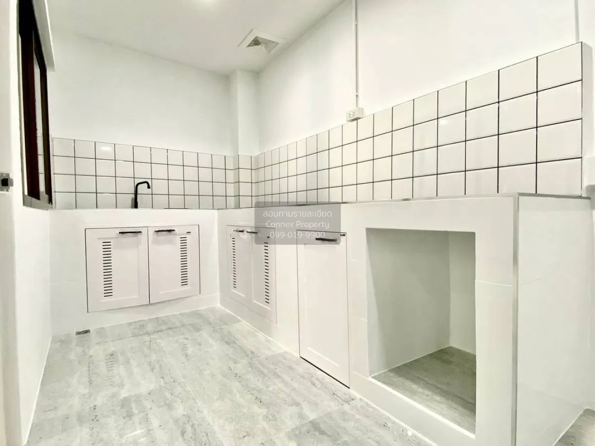 For Sale Townhouse/Townhome  , BAAN HONG PRAYOON 3 , wide frontag