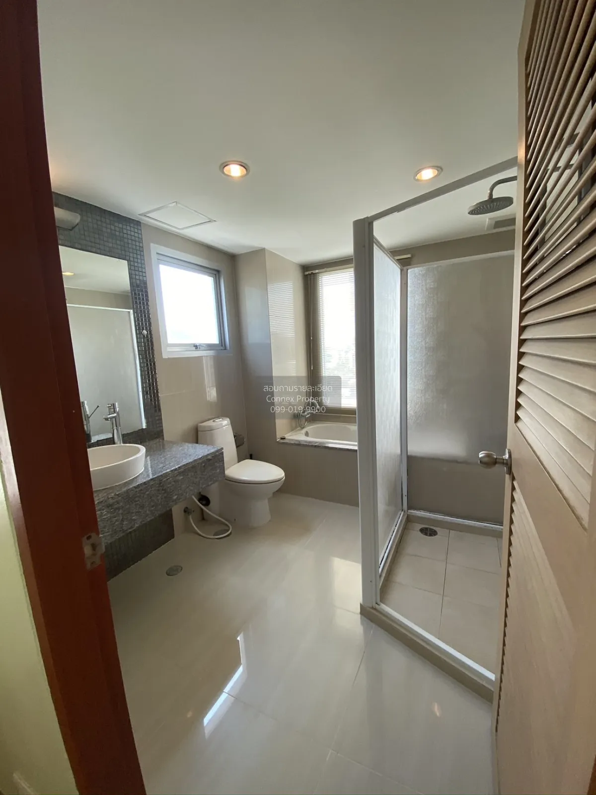 ขายคอนโด  ฮาร์โมนี ลิฟวิ่ง พหลโยธิน 11 ห้องมุม BTS-สะพานควาย สามเ