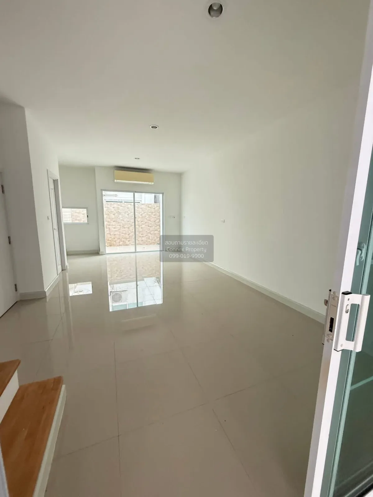 ขายทาวน์เฮ้าส์/ทาวน์โฮม  ฟลอรา ติวานนท์ ตลาดขวัญ เมืองนนทบุรี นนท 2